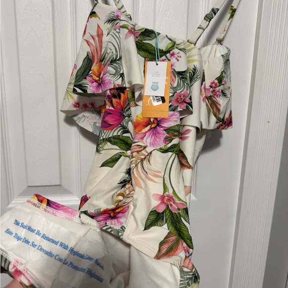 Floral Ruffle Swimsuit - Picture 4 of 6